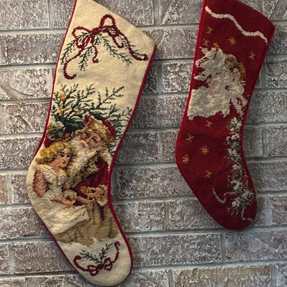 🎄Vintage Handmade Holiday Stockings Set - Red and Cream - Picture 2 of 4